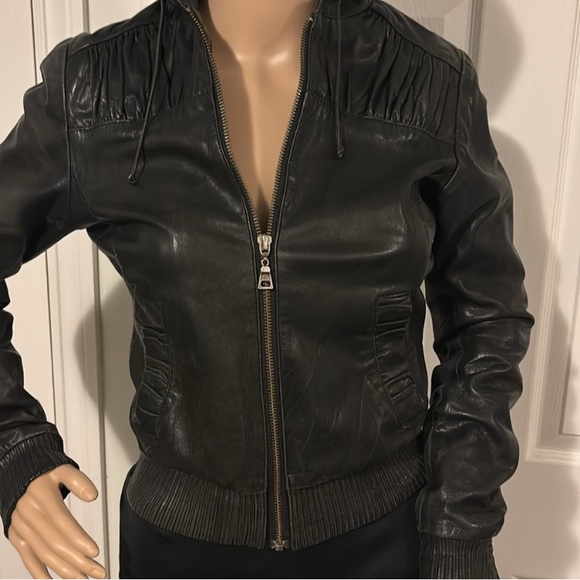 Danier Black Leather Aviator Bomber Jacket - Woman Small - Picture 2 of 8